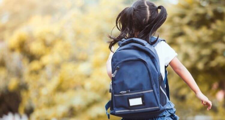 girl-backpack-750x400px